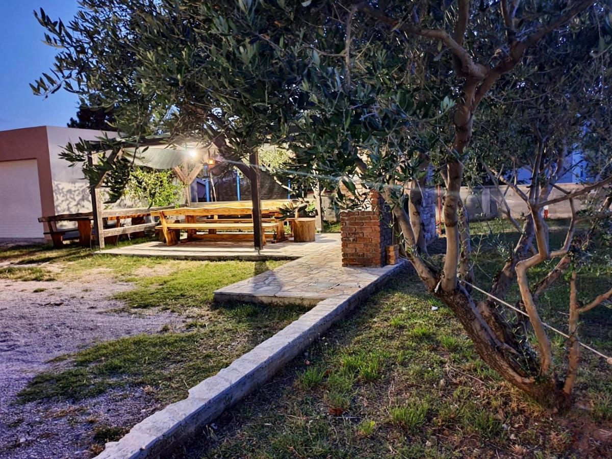 Apartman Petar Ražanac Exterior foto