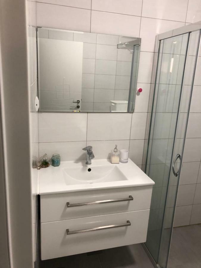 Apartman Petar Ražanac Exterior foto